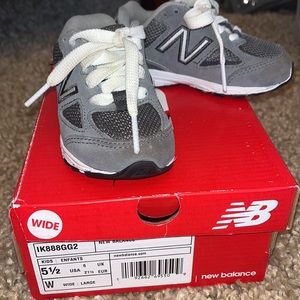 NEW BALANCE 5 1/2 WIDE SHOE BABY/TODDLER LIKE NEW